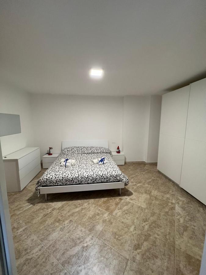 John'S House Apartment เชฟาลู ภายนอก รูปภาพ